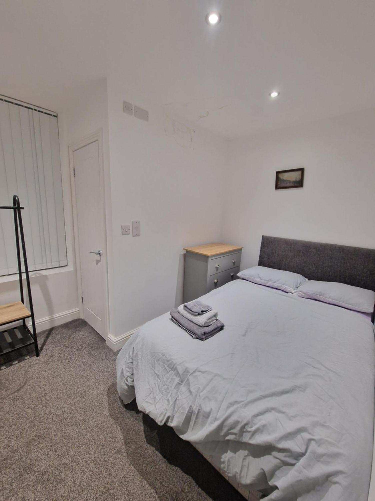 Beautiful Double Bedroom Liverpool Eksteriør billede